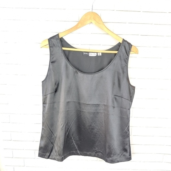 Simply Chloe Dao Tops - Simply Chloe Dao Black Tank Top